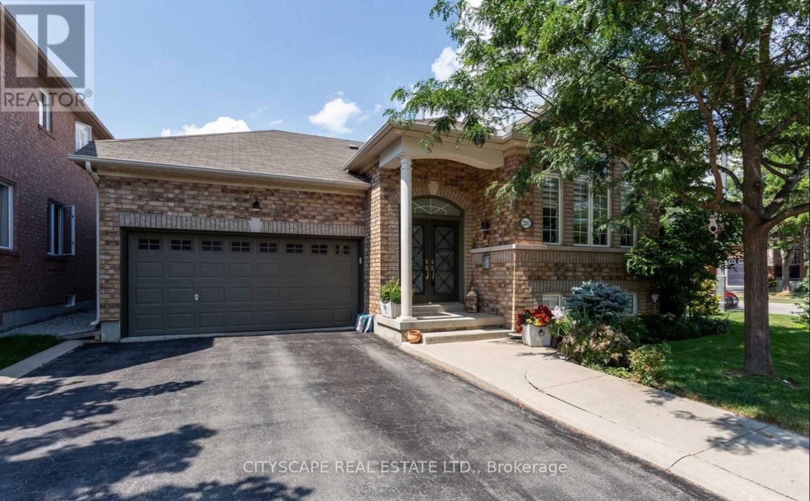 2241 Lyness Ave, Oakville, ON L6M 5C2