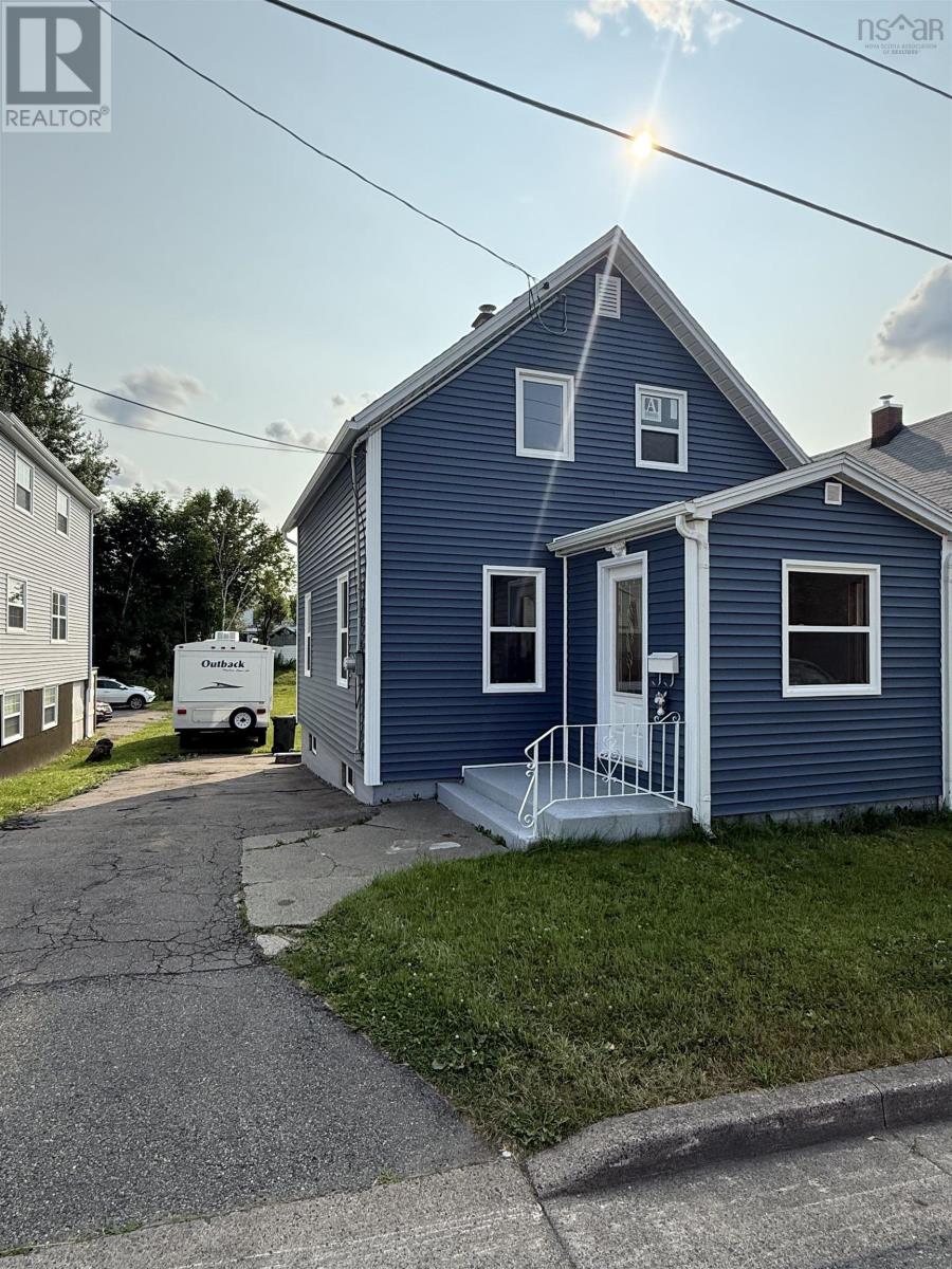 30 Harrison Ave, Sydney, NS B1S 2Y2