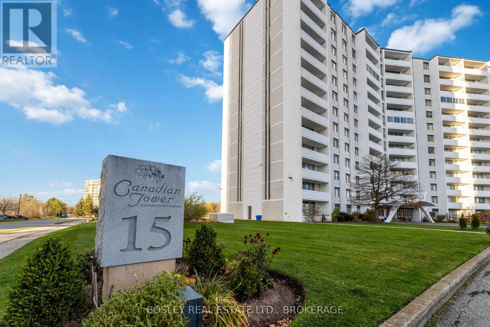 102 15 Towering Heights Blvd, St. Catharines, ON L2T 3G7