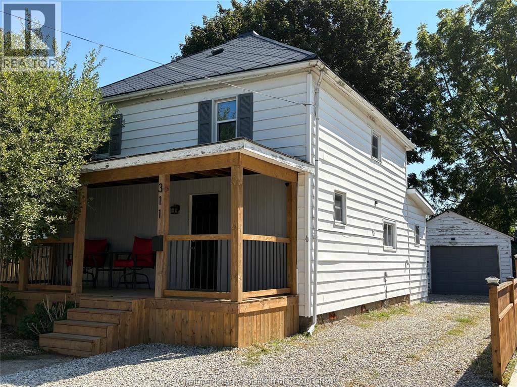 311 Gillard St, Wallaceburg, ON N8A 1N5