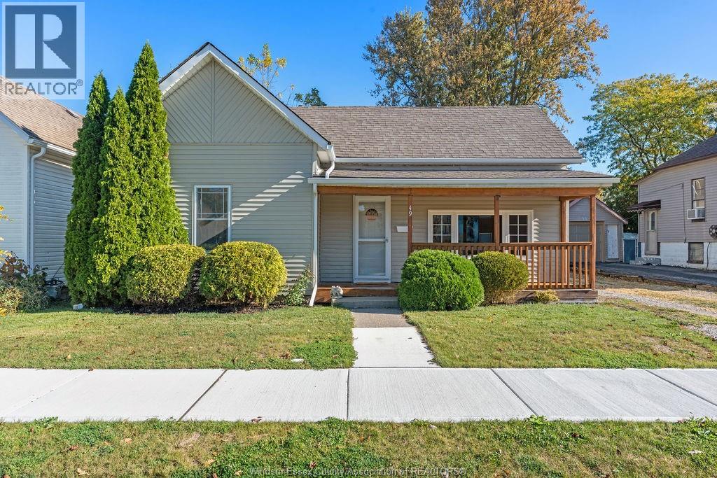 49 Irwin Ave, Essex, ON N8M 2S7