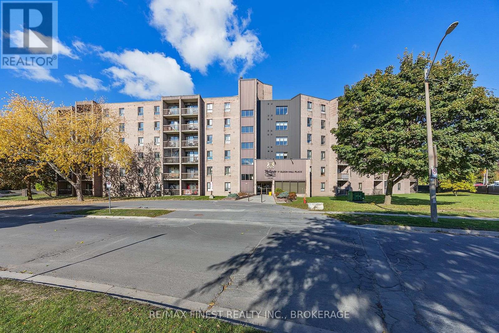 17 Eldon Hall Pl, Kingston, ON K7M 7H5