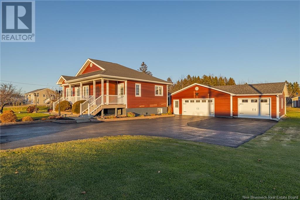 653 Rue Principale, Beresford, NB E8K 3X5