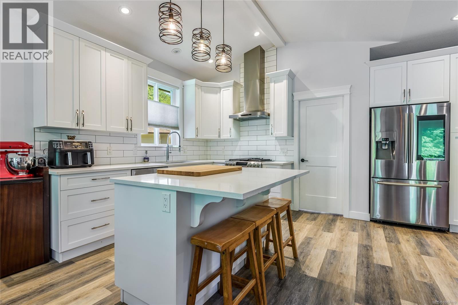 100 Mcphedran Rd Unit 13 Rd, Campbell River, BC V9W 5P4