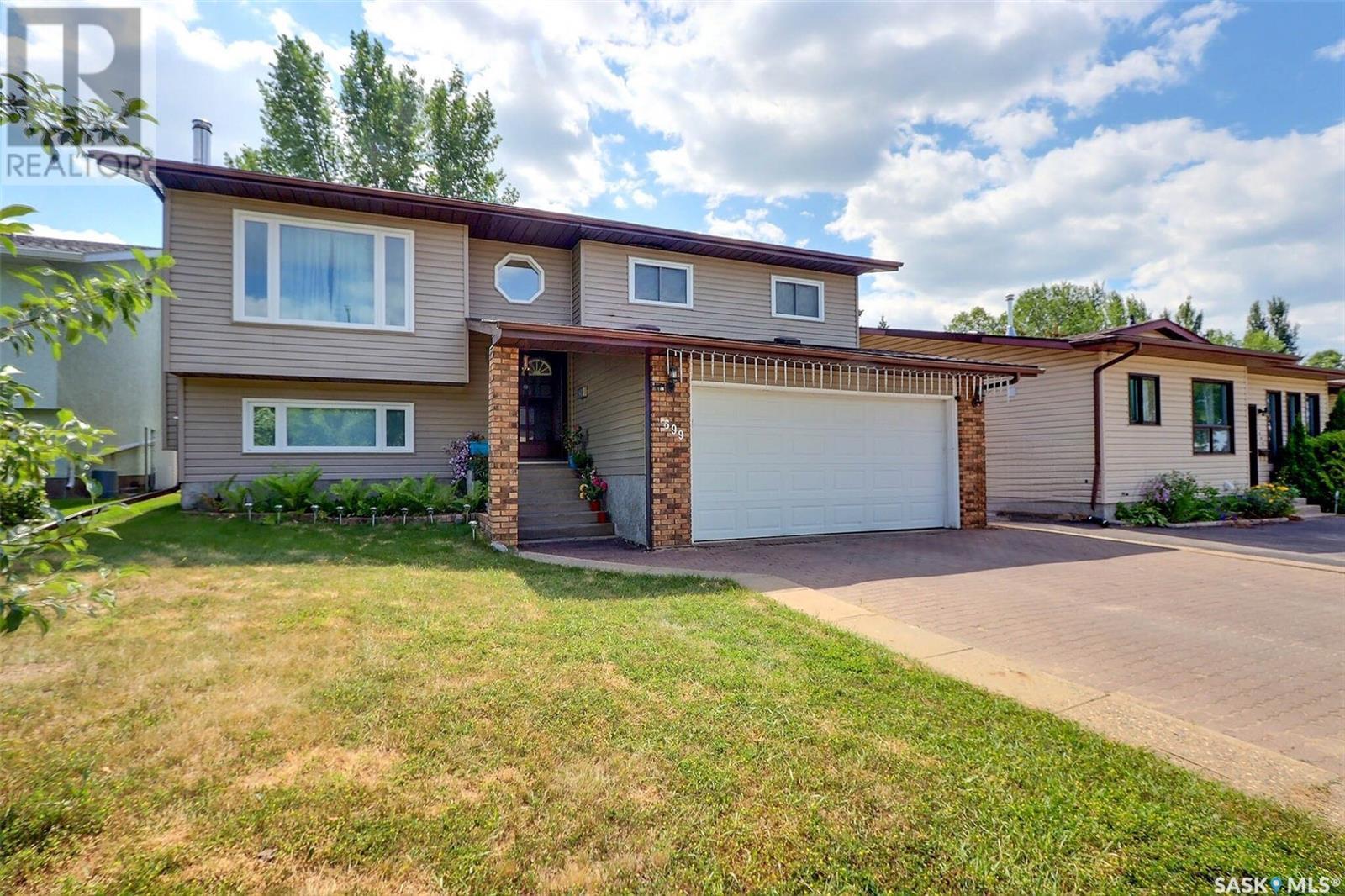1699 Allbright Cres, Prince Albert, SK S6V 7C3