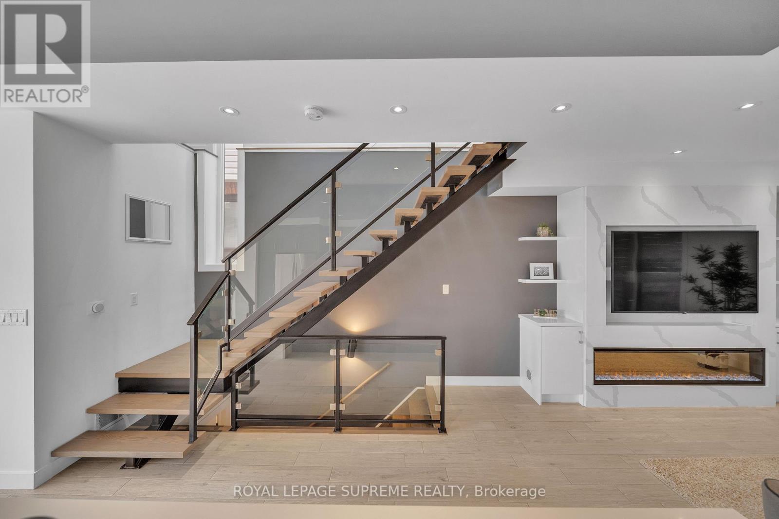 291 Gilbert Ave, Toronto, ON M6E 4W8