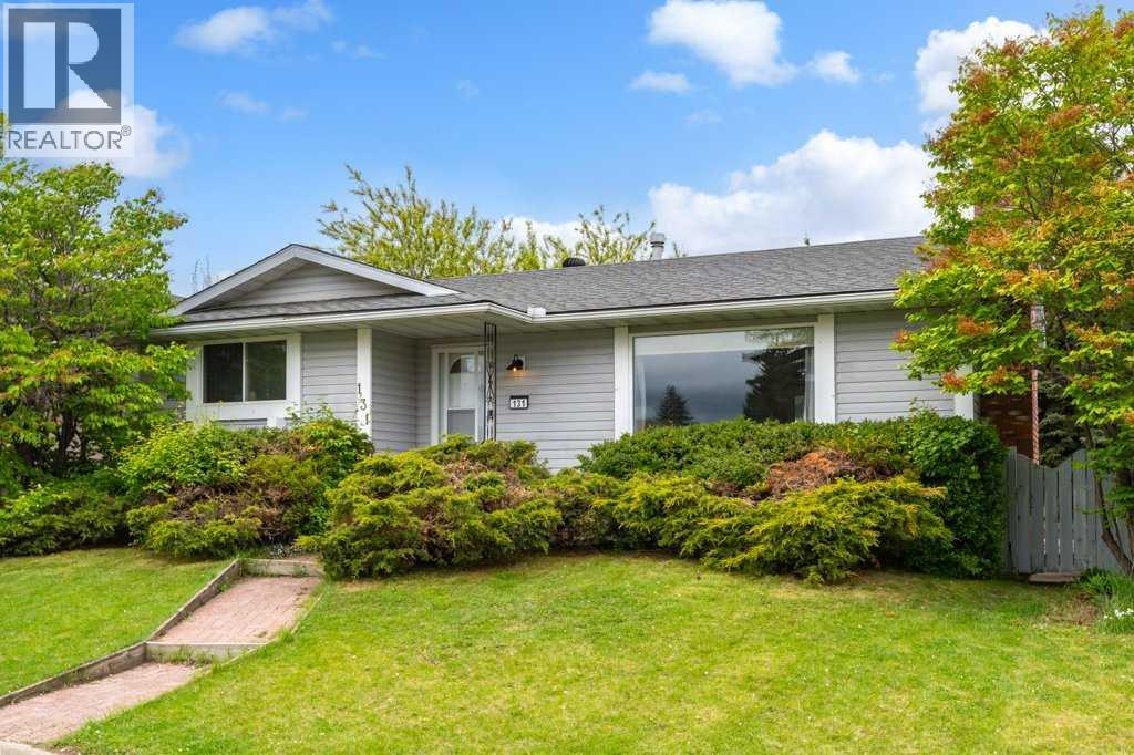 131 Bracewood Rd SW, Calgary, AB T2W 3B9