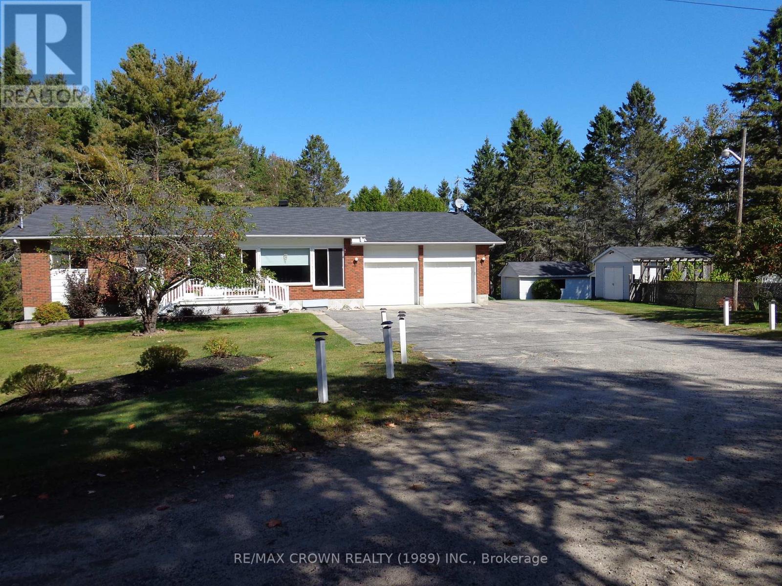 370 Cedar Heights Rd, North Bay, ON P1B 8G3