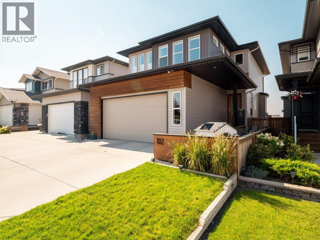 102 Blackwolf Bay N, Lethbridge, AB T1H 7E9