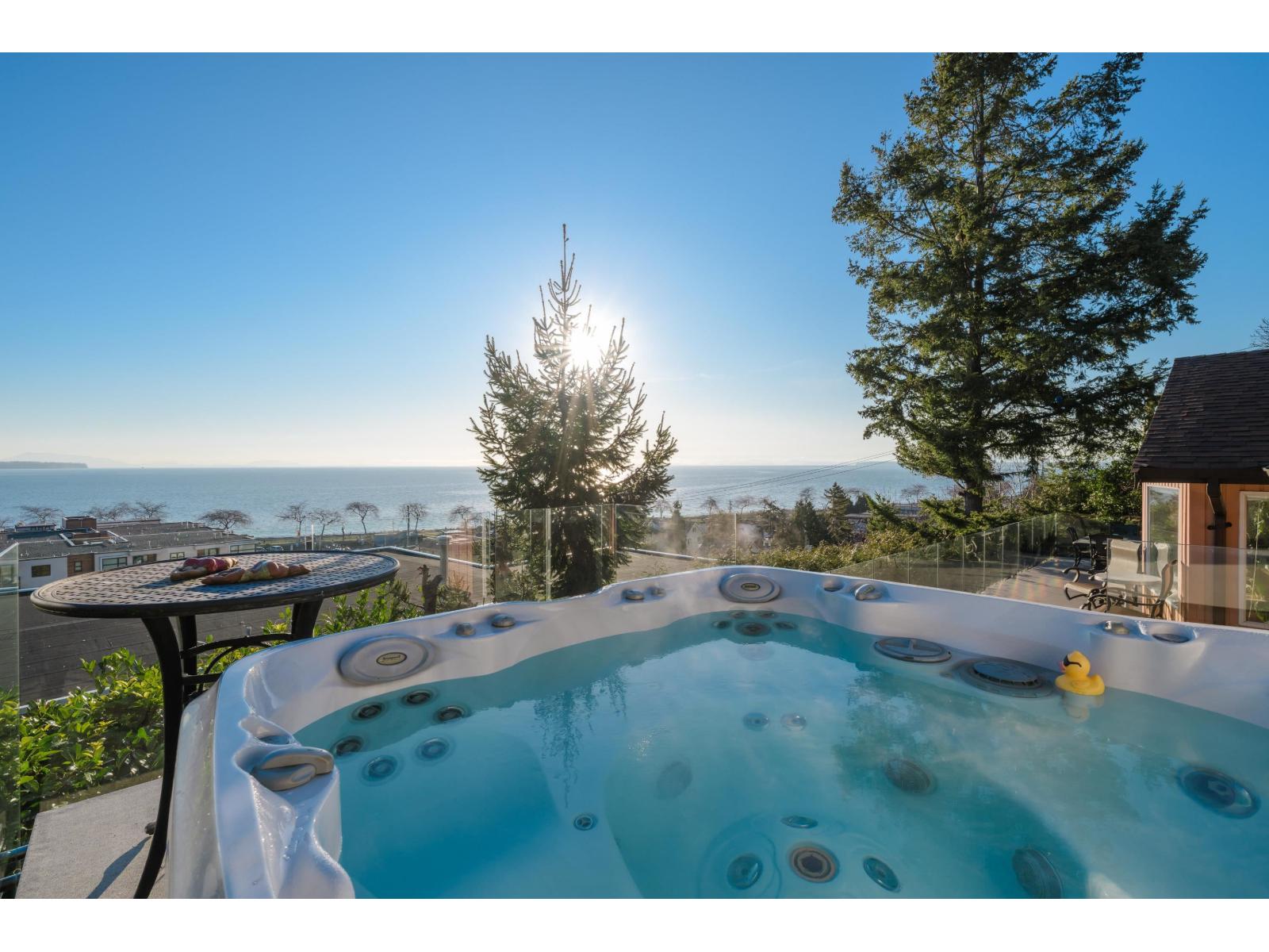 14810 Prospect Ave, White Rock, BC V4B 2B1