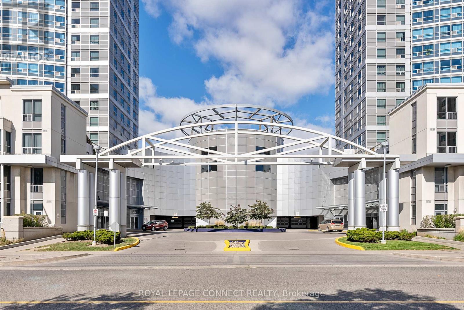 1712 36 Lee Centre Dr, Toronto, ON M1H 3K2
