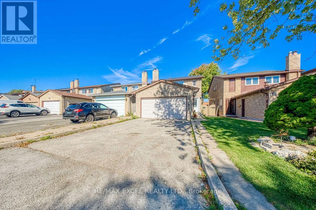106 Upton Cres, Markham, ON L3R 3T4