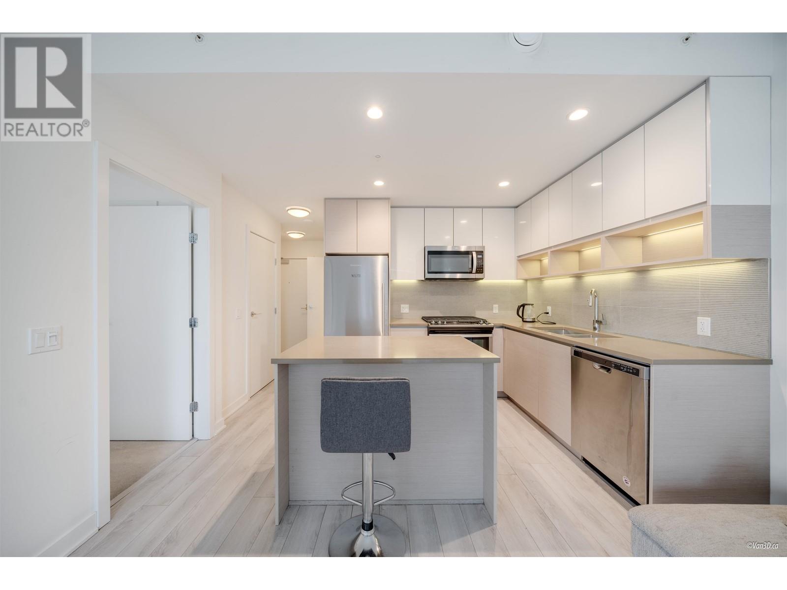 8850 University Crescent Unit 313, Burnaby, BC V5A 0C8