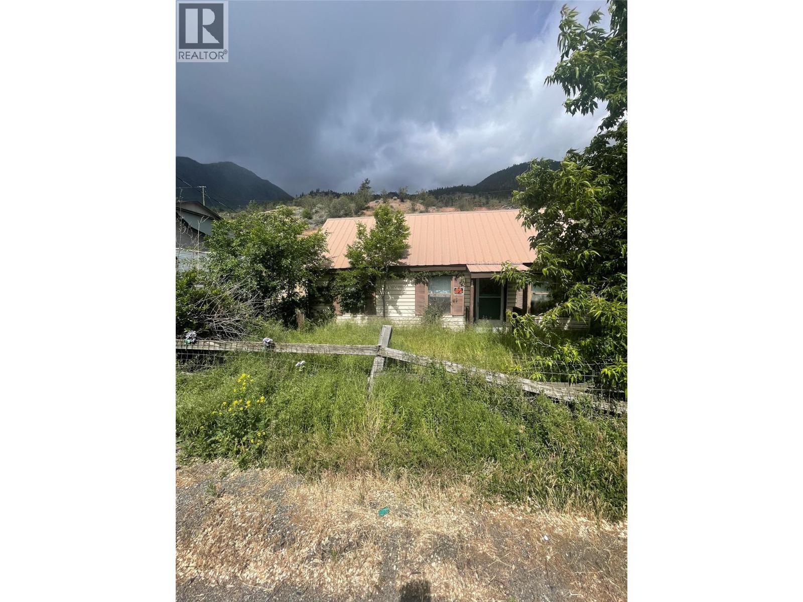 685 Russell Ln, Lillooet, BC V0K 1V0