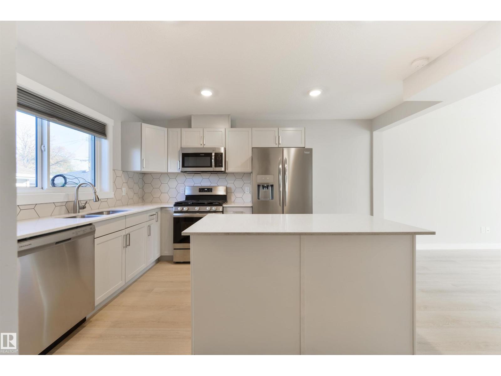 82 Av Nw Unit 7942, Edmonton, AB T6C 0Y2