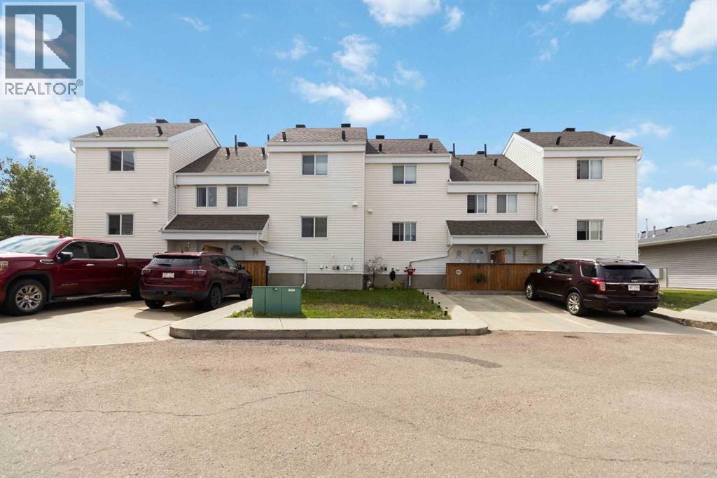 711 Beacon Hill Drive Unit 61, Fort Mcmurray, AB T9H 3R5