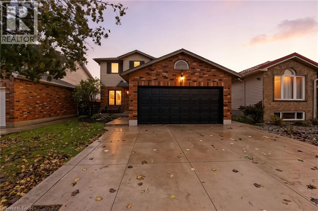 92 Colin Cres, Hamilton, ON L9A 5H8