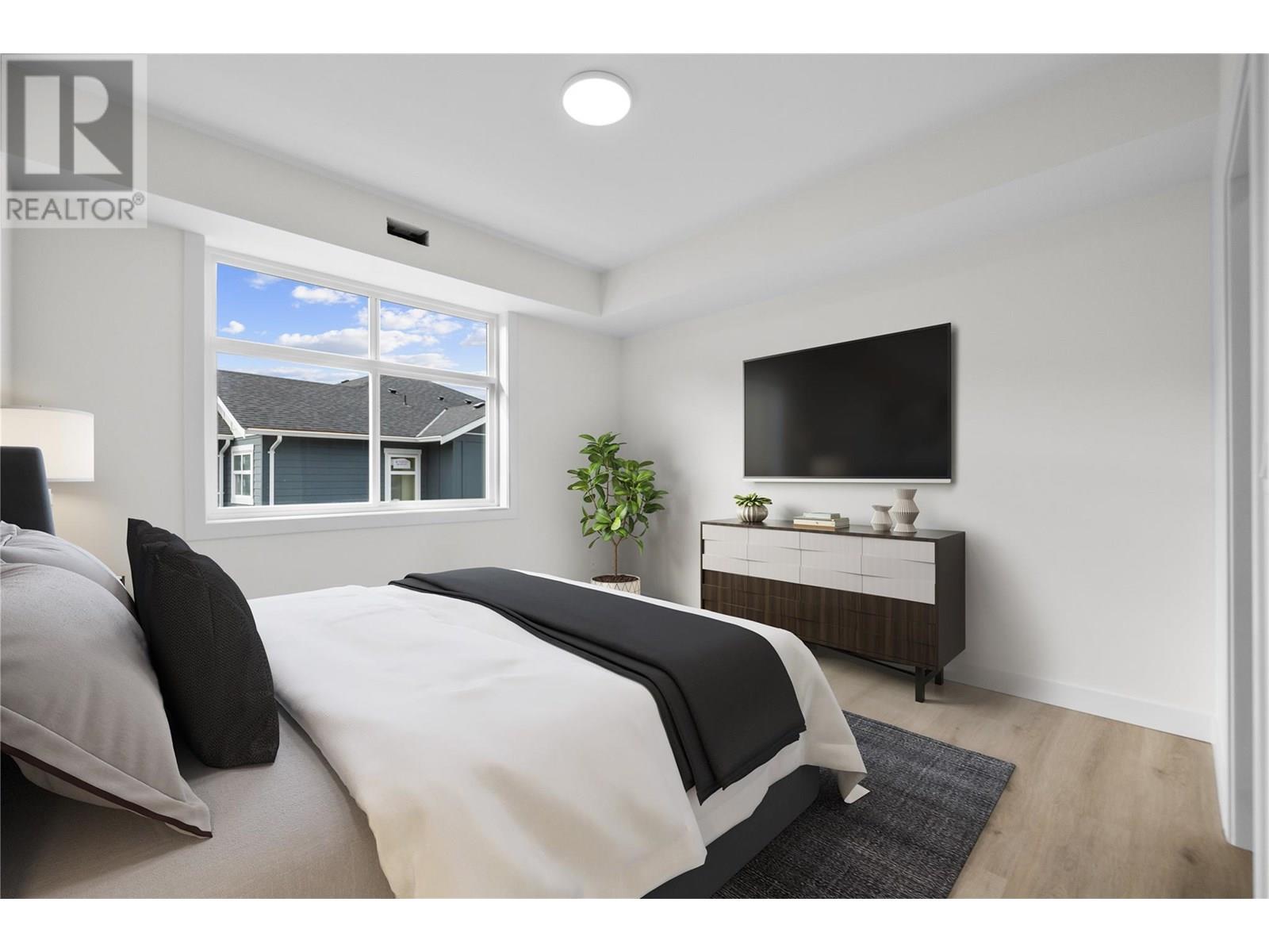 5300 Main Street Unit 202, Kelowna, BC V1W 0C1