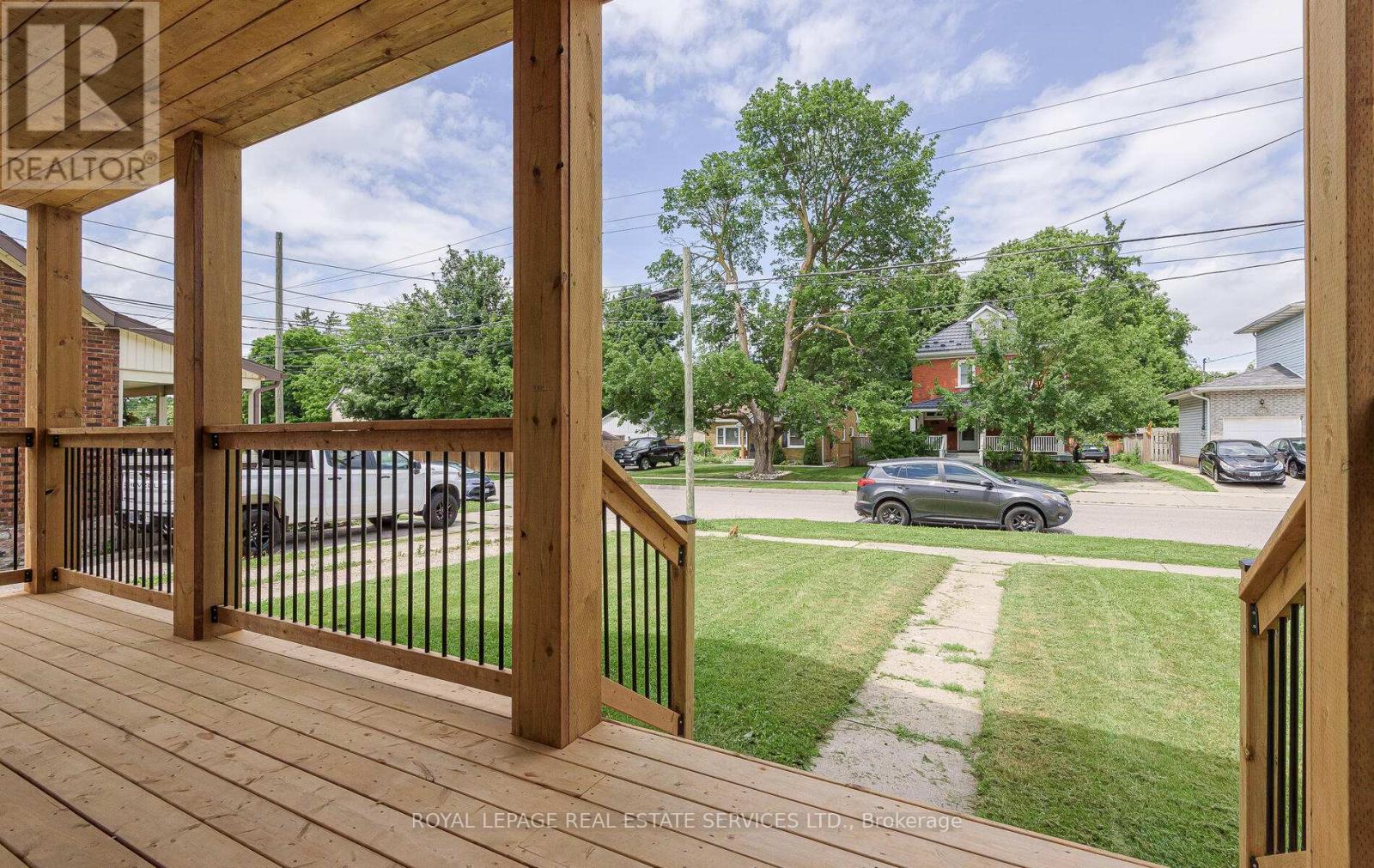 631 Lawrence St, Cambridge, ON N3H 2M8