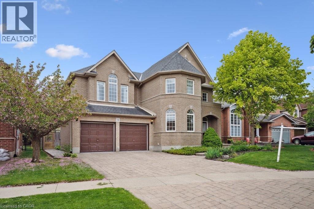 3 Kestrel St, Kitchener, ON N2K 4K3
