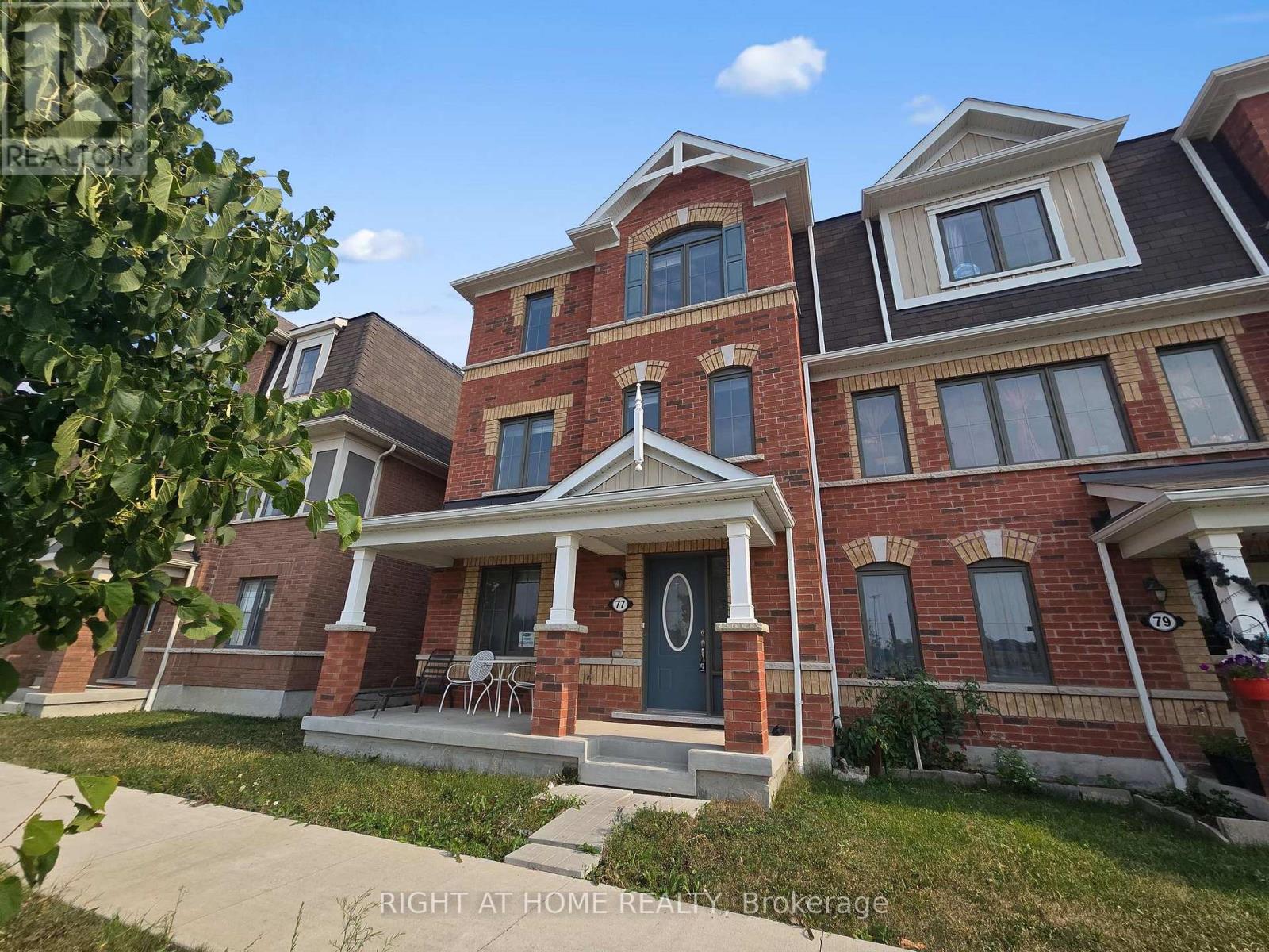 77 Whitefish St N, Whitby, ON L1P 0E4