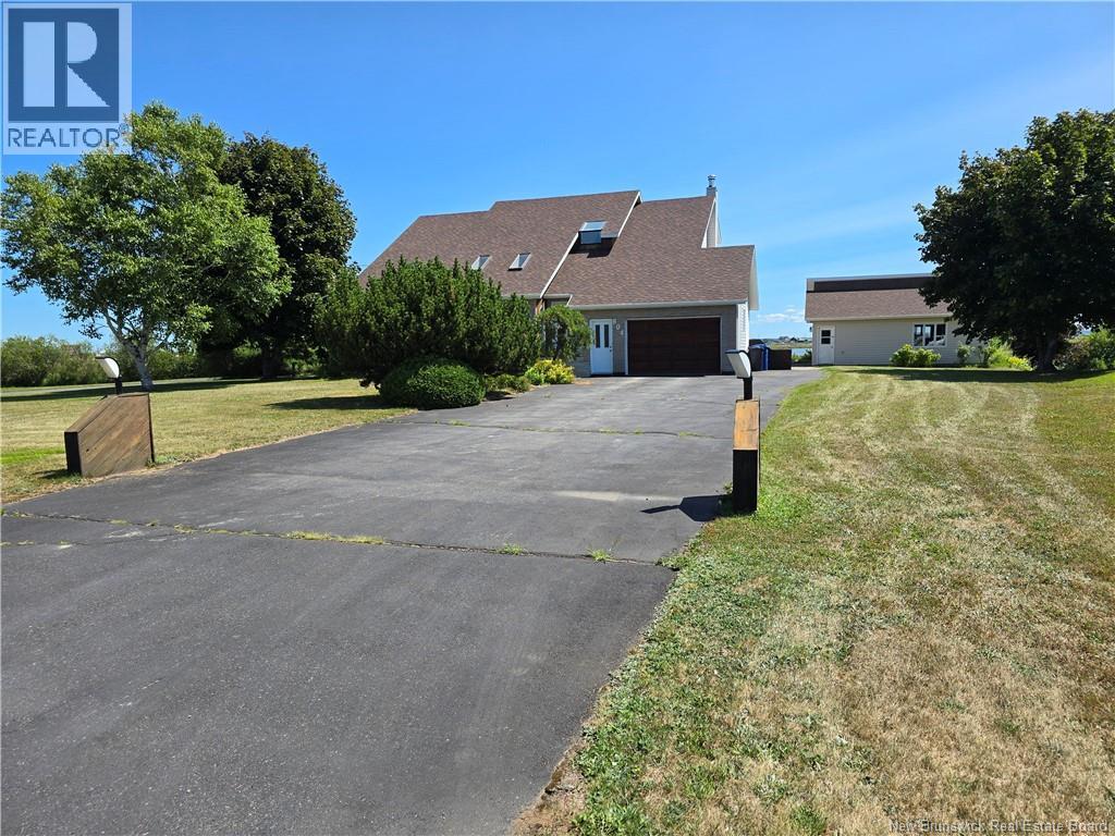 804 St Pierre Cres, Beresford, NB E8K 1S1