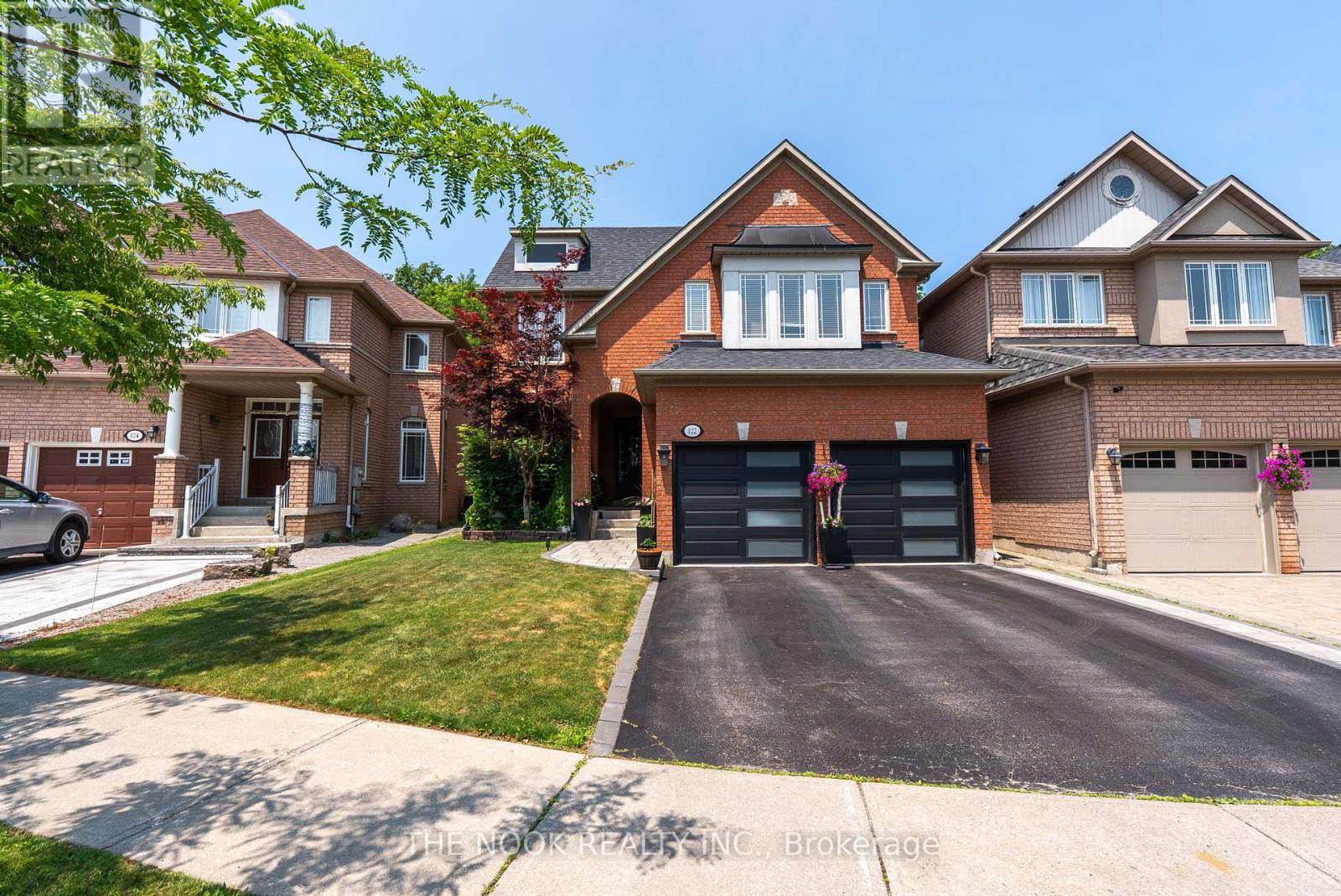122 Estate Garden Dr, Richmond Hill, ON L4E 3V6