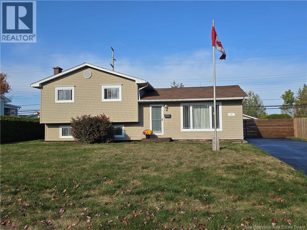 17 Shephard Dr, Oromocto, NB E2V 2M2