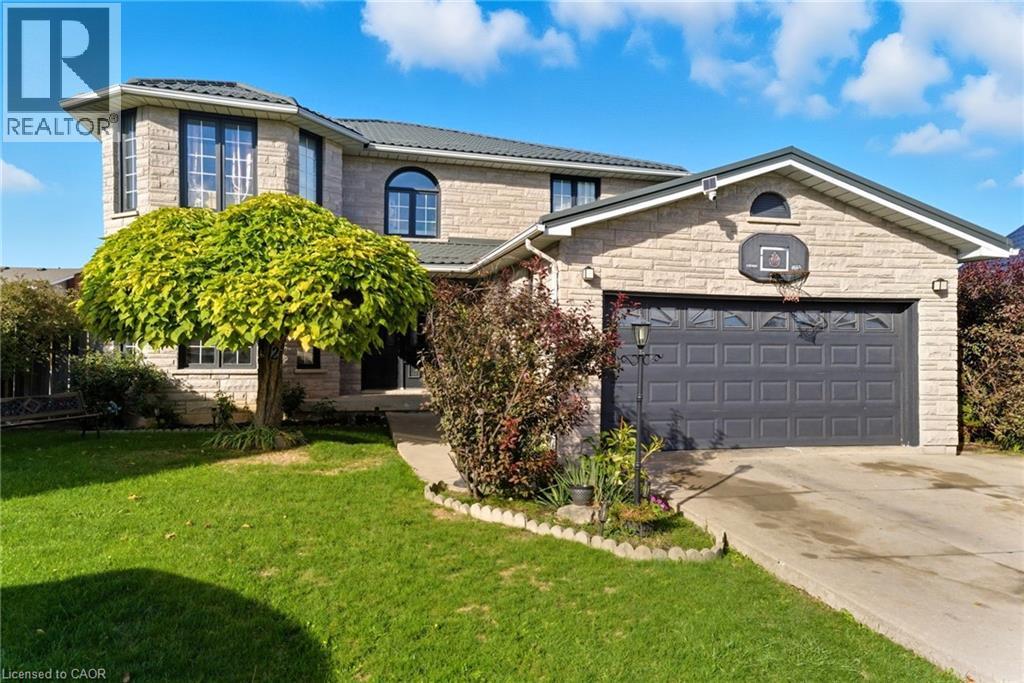 2 Morningstar Ct, Hamilton, ON L8W 3E1