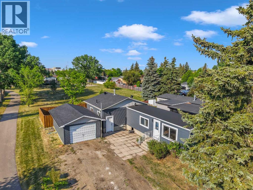 237 Big Hill Cir SE, Airdrie, AB T4A 1R9
