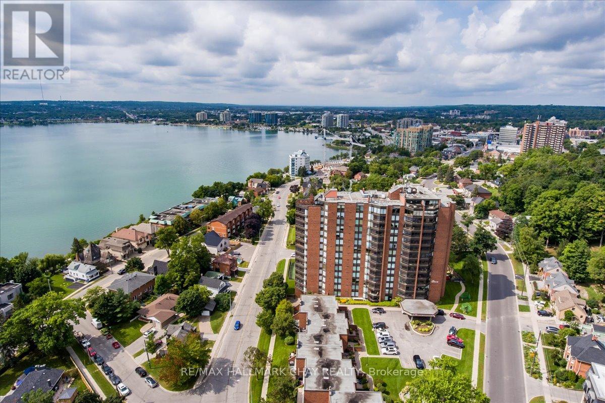 204 181 Collier St, Barrie, ON L4M 1H7