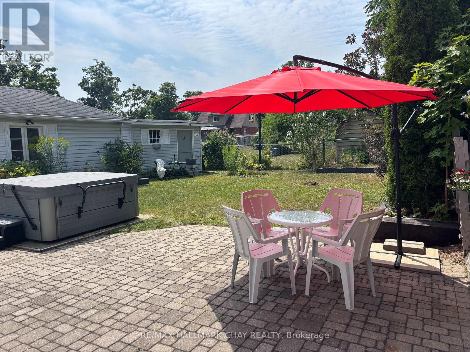 50 Newton St, Barrie, ON L4M 3N5