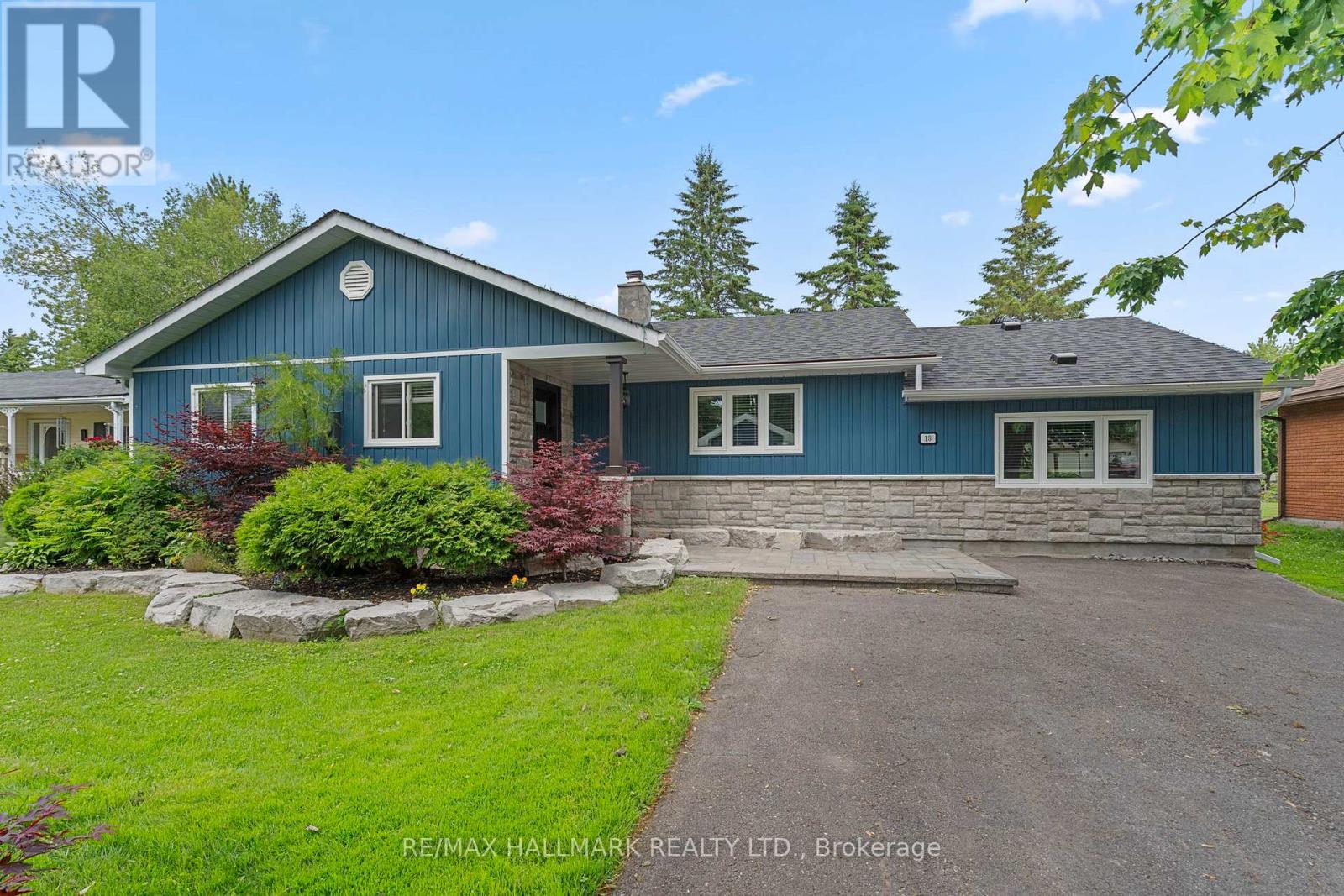 13 Pinetree Ct, Ramara, ON L0K 1B0