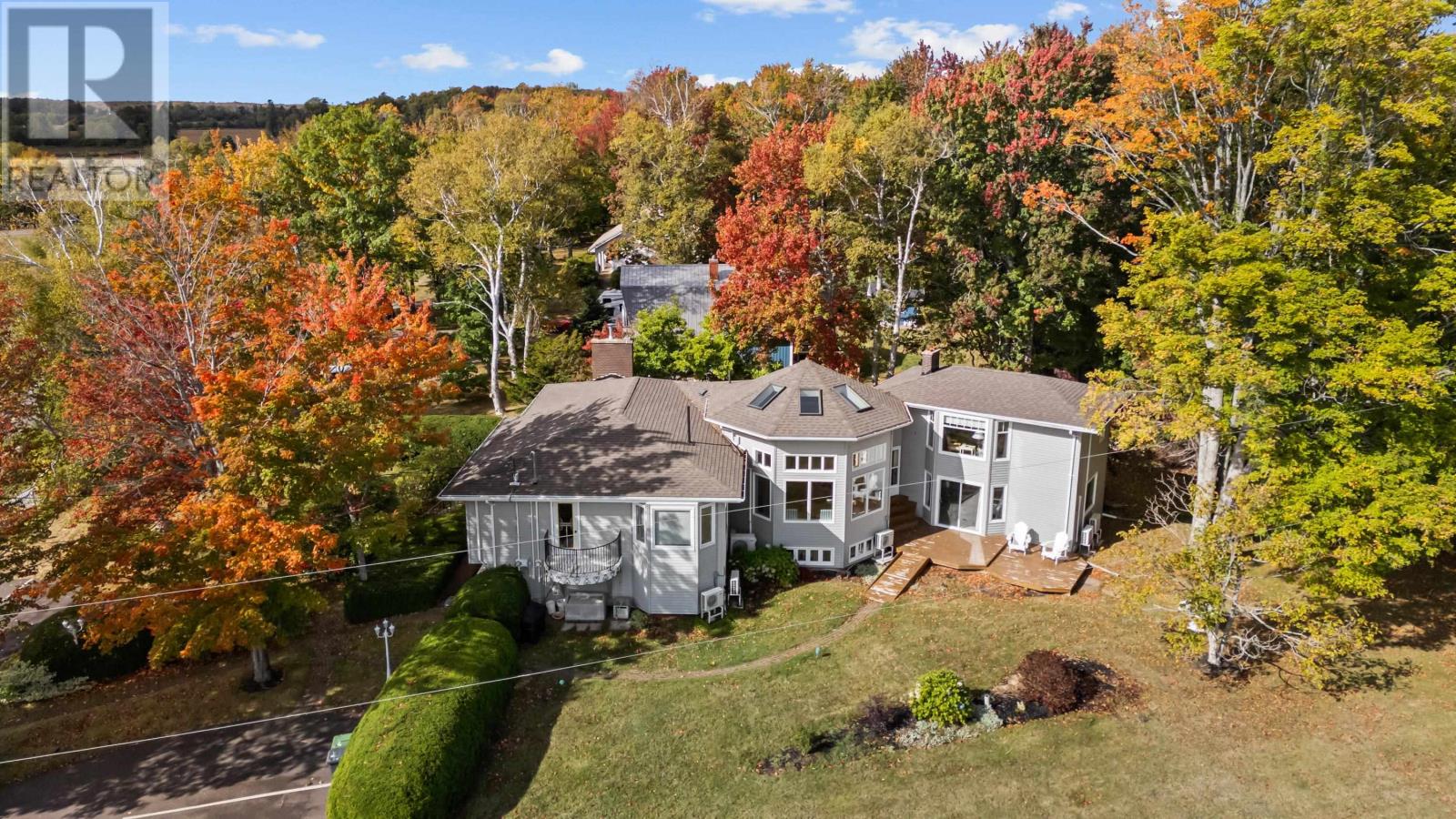 203 Ferry Rd, Cornwall, PE C0A 1H4