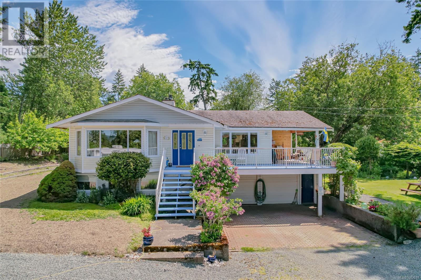 169 Fernwood Rd, Salt Spring, BC V8K 1C5