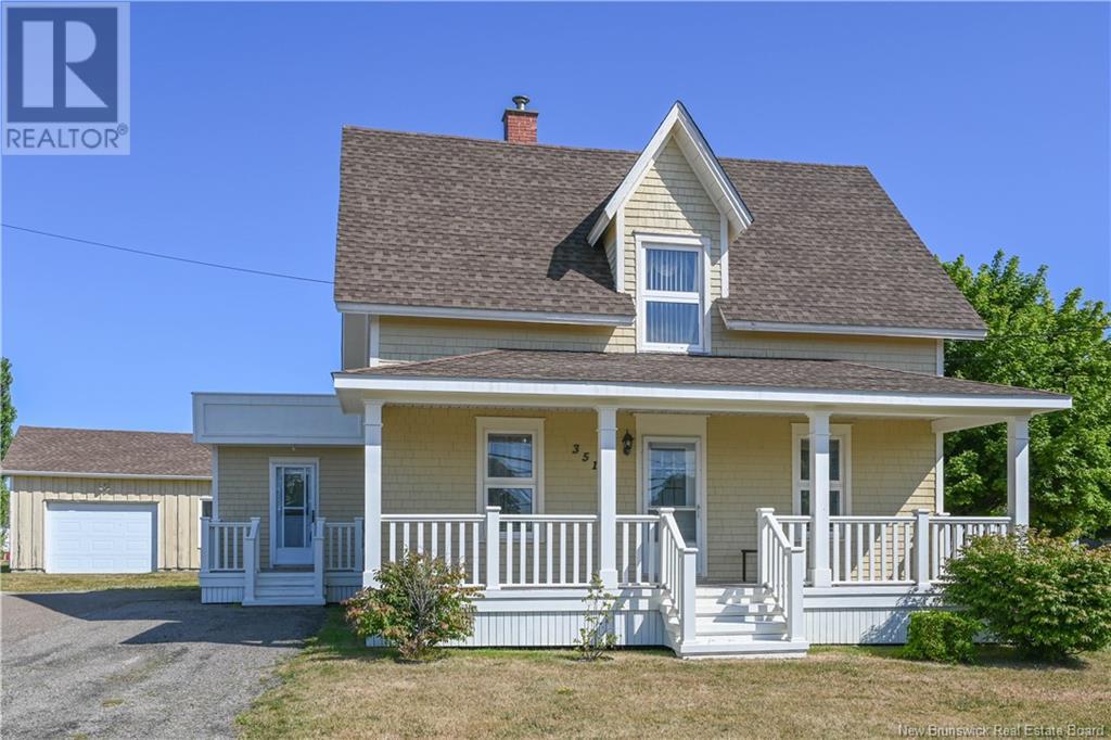 351 Saintpierre E Blvd, Caraquet, NB E1W 1B4