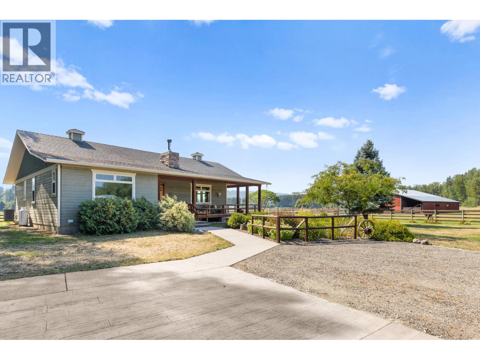 1795 Heimlich Rd, Kelowna, BC V1W 4A8