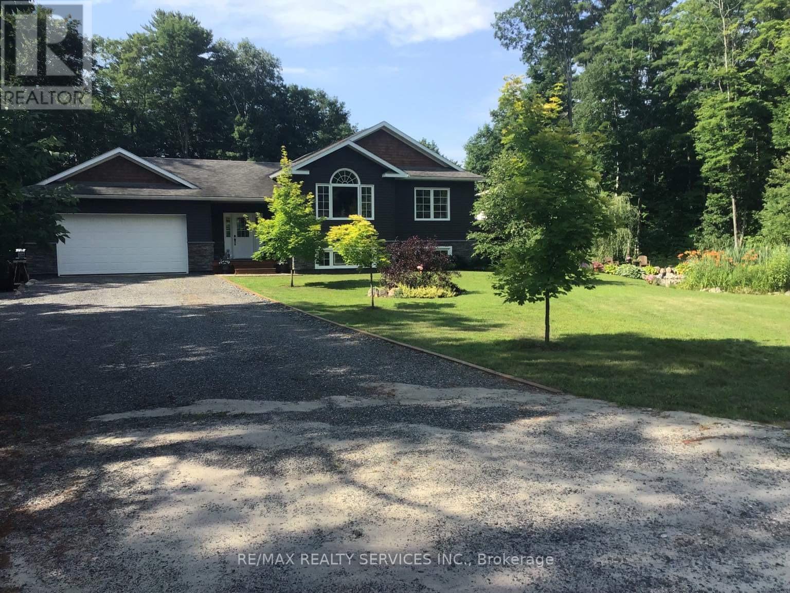 301 Rankin Lake Rd, Seguin, ON P2A 2W8