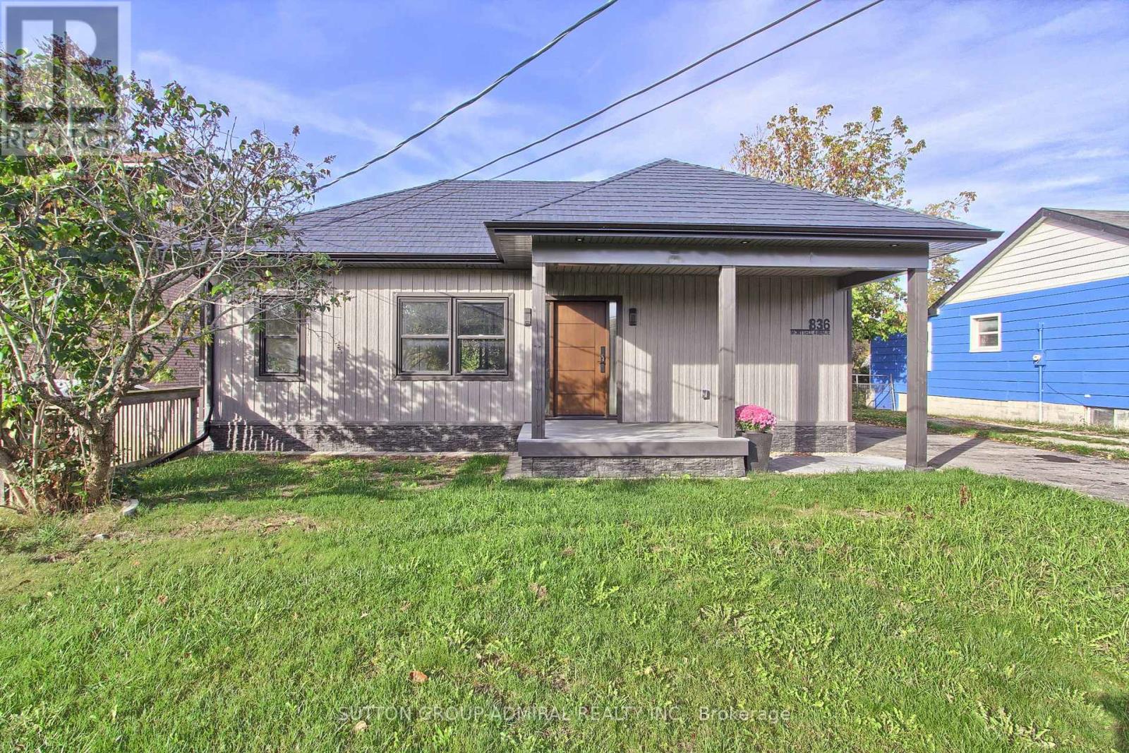 836 Montsell Ave, Georgina, ON L0E 1S0