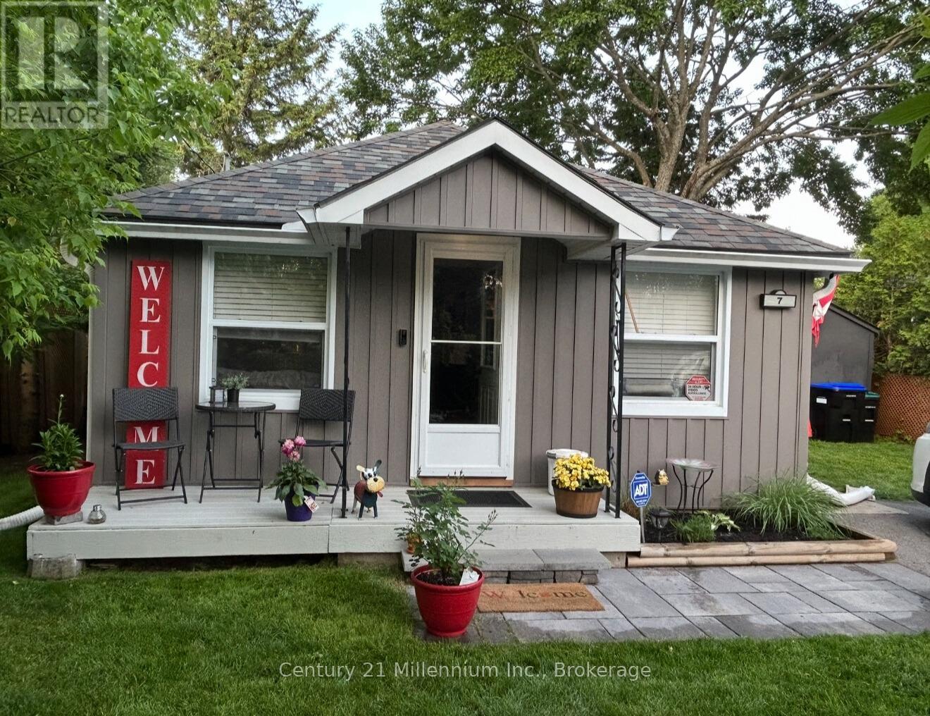 7 69th Street North, Wasaga Beach, ON L9Z 1T9
