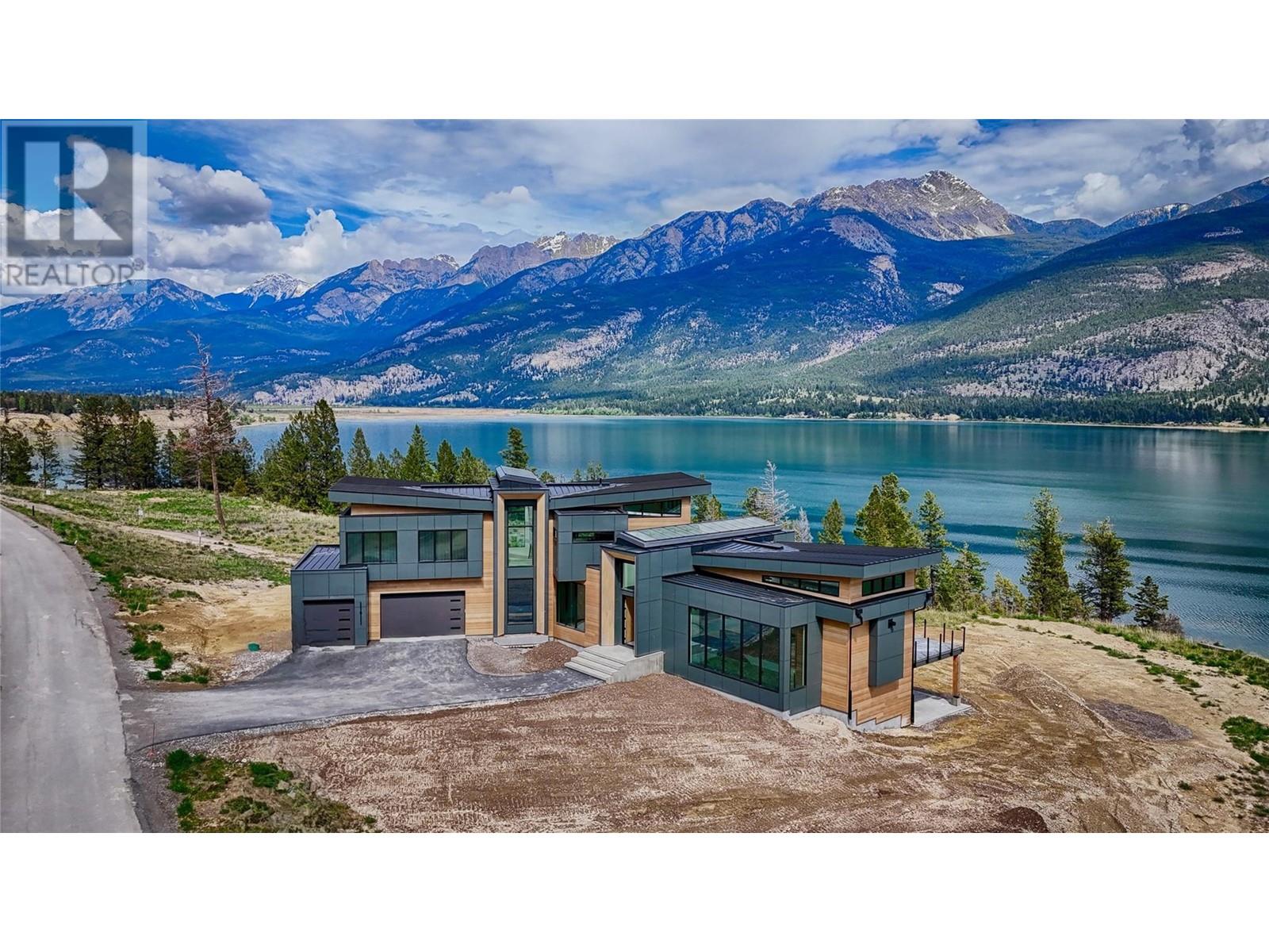 6200 Columbia Lake Road Unit 4, Columbia Lake, BC V0B 1L2