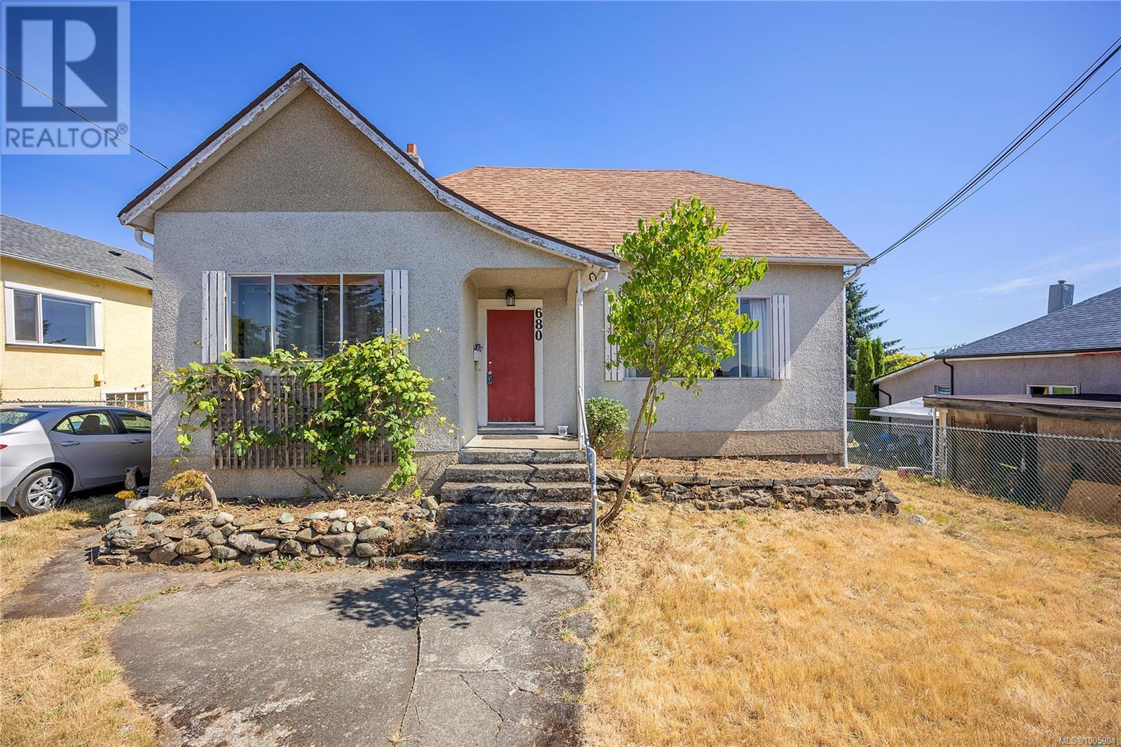 680 Pine St, Nanaimo, BC V9R 2C8