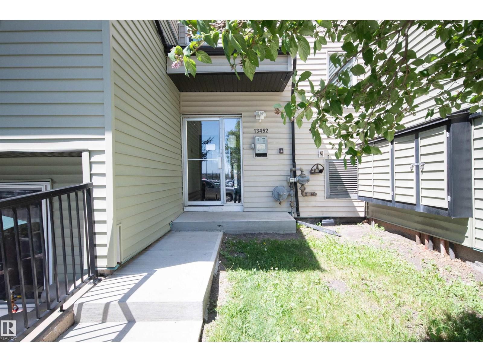13452 Fort Road Northwest #4, Edmonton, AB T5A 1C5
