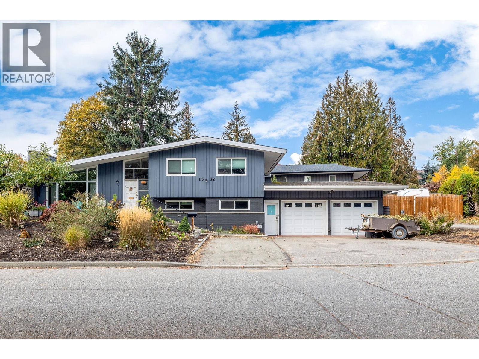 1532 Pinehurst Cres, Kelowna, BC V1H 4H9