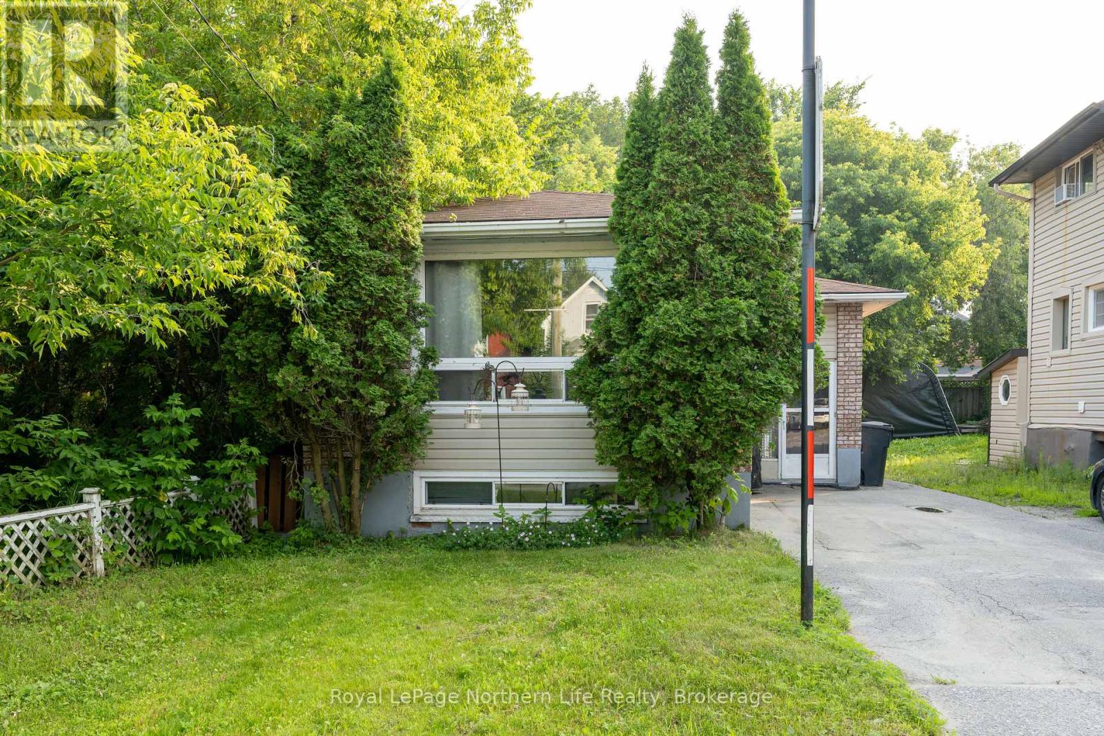 635 Worthington St E, North Bay, ON P1B 1H8