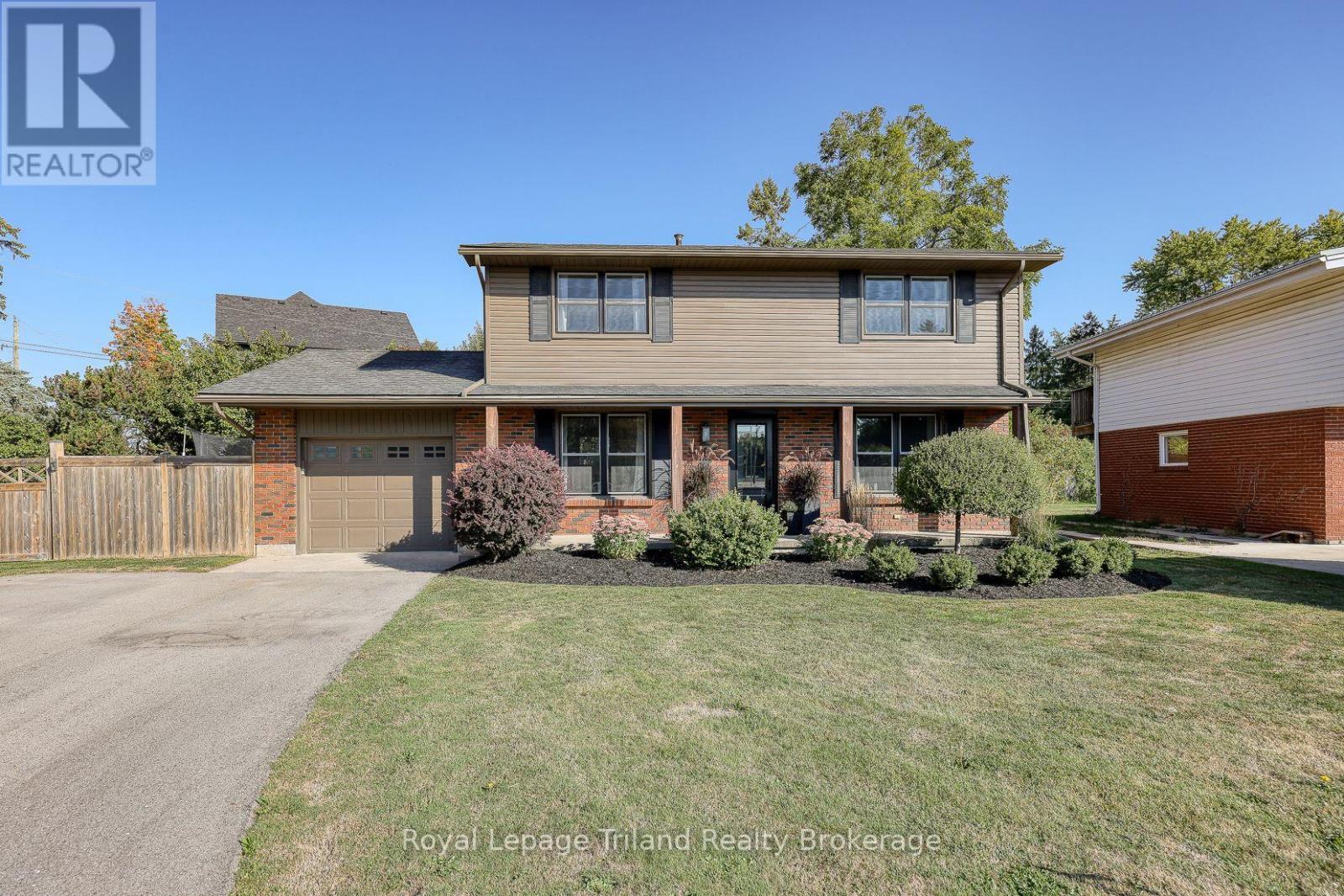 1 Brickwood Blvd, Ingersoll, ON N5C 3S1