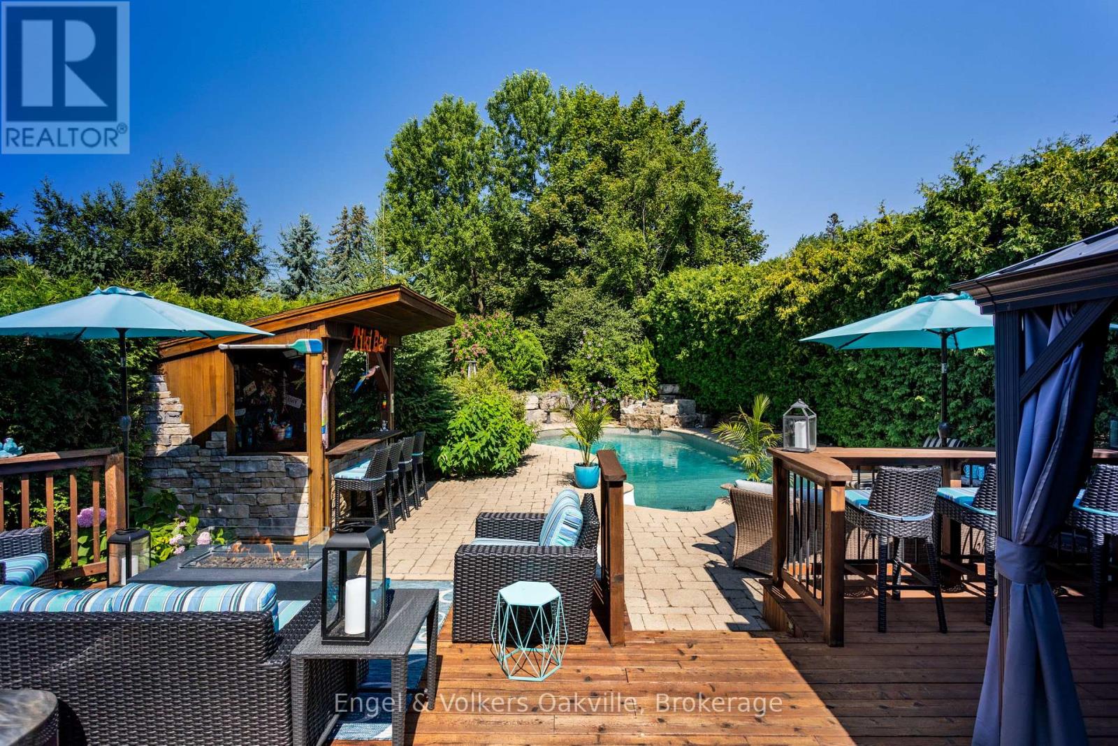 1181 Grange Rd, Oakville, ON L6H 1P8