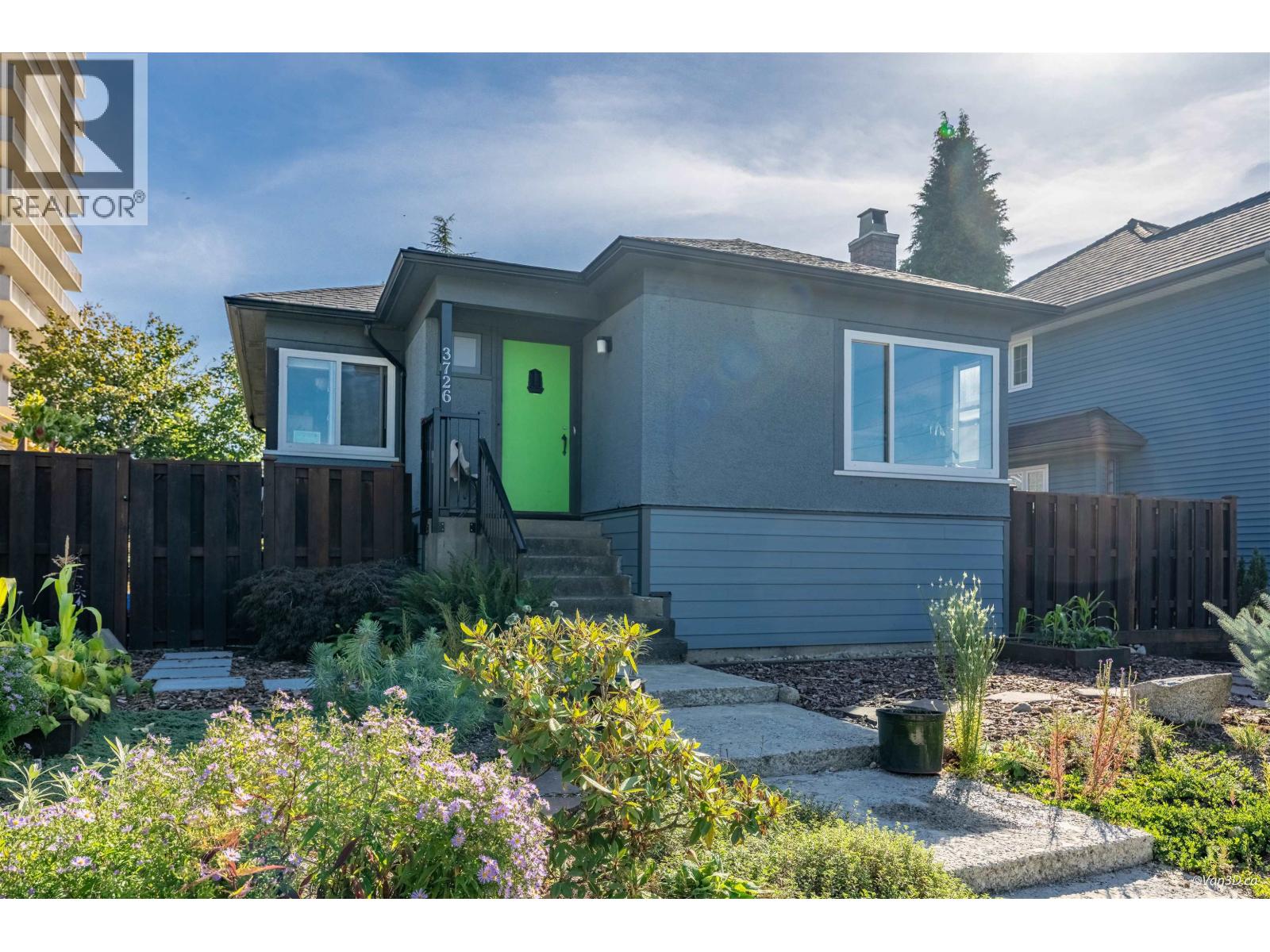 3726 Trinity St, Burnaby, BC V5C 1N2