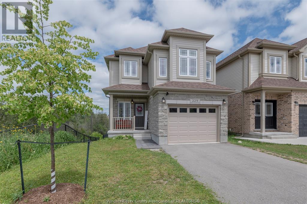 229 Macalister Blvd, Guelph, ON N1G 0G8