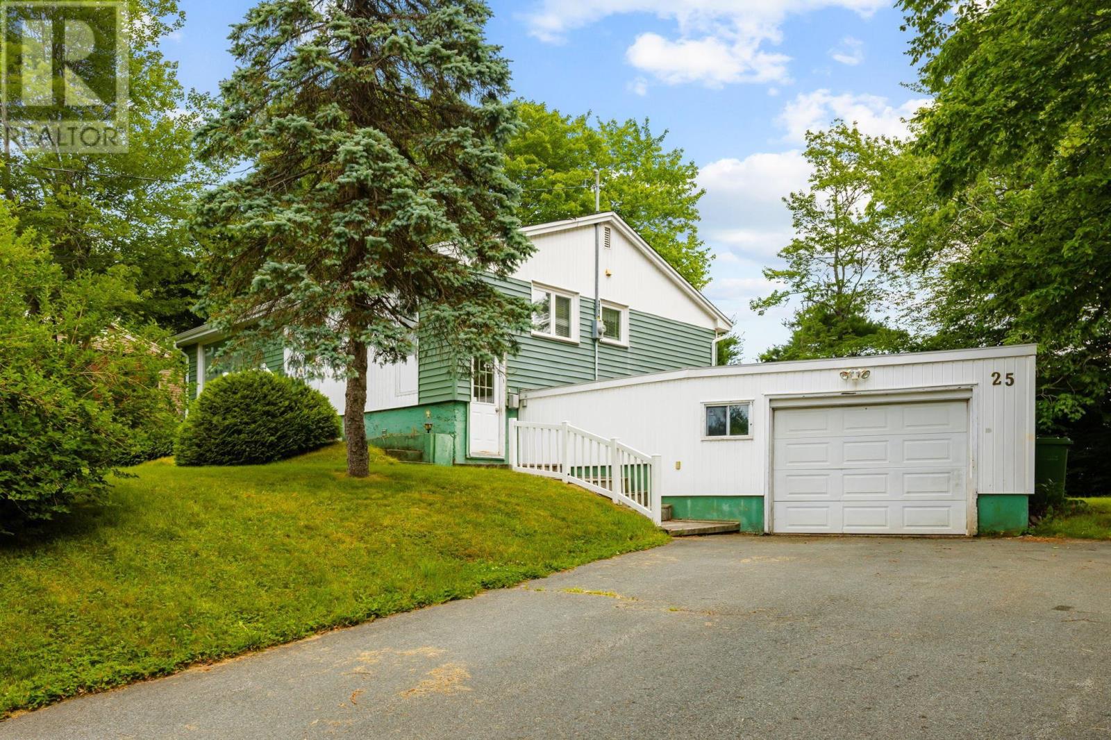 25 White St, Dartmouth, NS B2X 2P6
